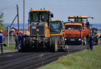 Аким Павлодарской области ознакомился с ходом весенне-полевых работ