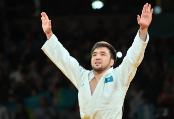 Елдос Сметов әлем чемпионатын жеңіспен бастады