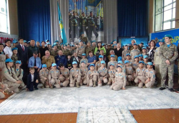 Алматыда оқушылар ардагерлермен кездесті