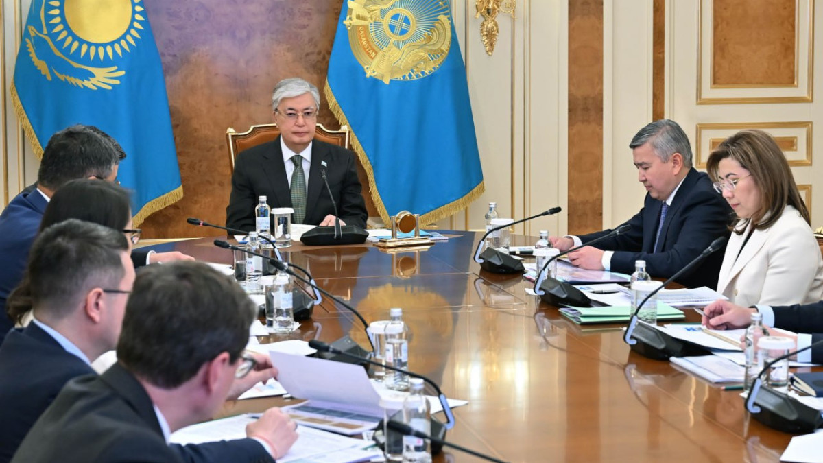 Tokayev presented with National Bank's annual report