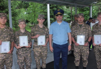 Алматыда сарбаздарға тегін оқуға сертификаттар табысталды