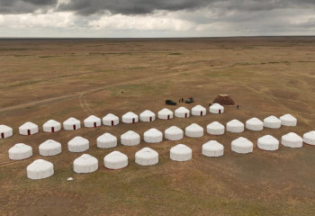 Қостанайда су тасқынынан зардап шеккен ауылдарға уақытша паналау үшін киіз үй берілді