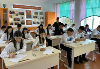 В 302 школах области Абай прошел единый воспитательный час