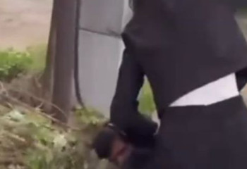 Екі қыз бір баланы соққыға жығып, видеосын желіге салған