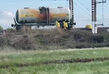 Соляная кислота разлилась на железной дороге в Акмолинской области