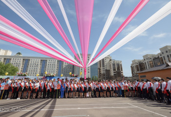 Бүгін елімізде төрт миллионға жуық оқушы демалысқа шықты