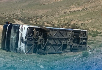 Алматыда туристер мінген автобус апатқа ұшырады