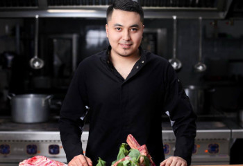 Атыраулық аспаз жағалауды бекітіп жүргендерді тегін тамақтандырды