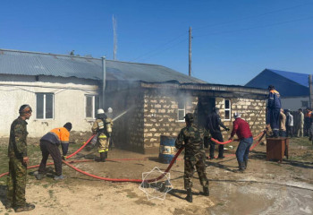 Частный дом загорелся в Актюбинской области