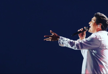 Казахстанский певец пожаловался на условия студентов Астаны при сдаче экзаменов