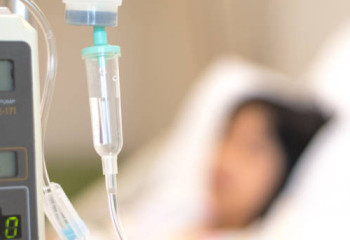 Назарбаев мектебінің пышақталған оқушысы есін жиды