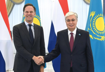 Президент Касым-Жомарт Токаев в Акорде встретил Премьер-министра Королевства Нидерландов Марка Рютте