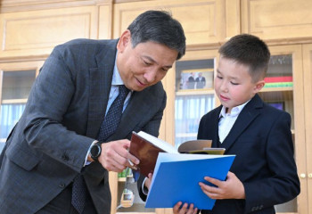 Алматылық оқушы су тасқынына қолдау көрсеткені үшін Президент марапатын алды