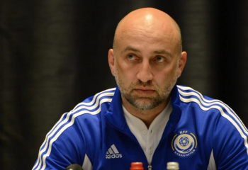 Магомед Адиев покинул пост главного тренера сборной Казахстана по футболу