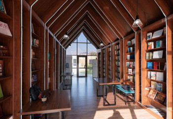 NU-да кітапхана саласындағы әлемдік сарапшылар жасанды интеллектті енгізу мәселелерін талқылады