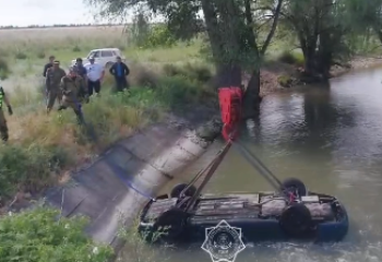 ШҚО-да каналға түсіп кеткен көліктен жүргізушінің мәйіті табылды