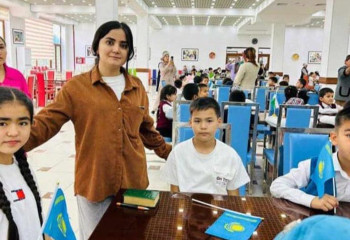 В 25 лет казахстанка-полиглот знает 8 языков