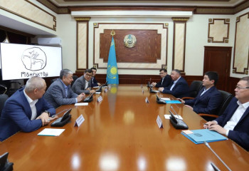 Аким Мангистауской области встретился с депутатами Сената и Мажилиса Парламента