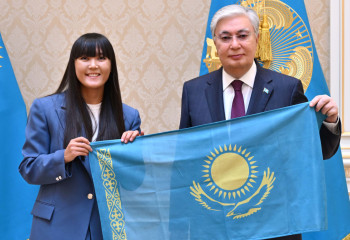 Президент принял альпинистку Анар Бурашеву