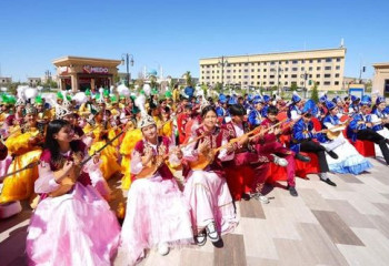 Түркістанда бір мезетте 500 бала күй тартты