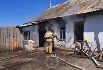 Сильный пожар смогли потушить огнеборцы Костанайской области