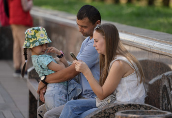 Какие угрозы для детей может таить в себе интернет, рассказали в МВД