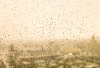 Контрастную погоду обещают казахстанцам: град, грозы и пожарная опасность