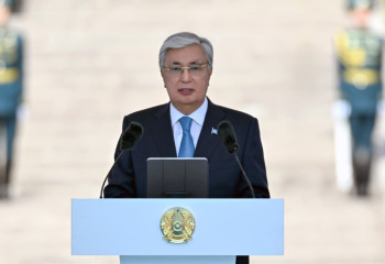 Қасым-Жомарт Тоқаев Мемлекеттік ту көтеру рәсіміне қатысты