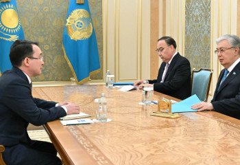 Токаев принял вновь назначенного посла Казахстана в Беларуси