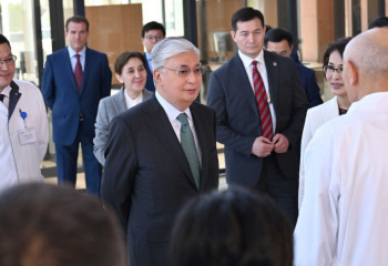 «Это будет флагман медицинской практики и науки» - Токаев посетил новый корпус Национального научного онкоцентра