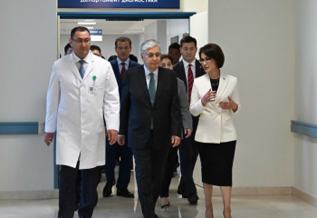 Президент Ұлттық шұғыл медицинаны үйлестіру орталығына барды