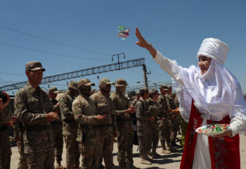 Су тасқынына қарсы күрескен әскери қызметшілер Шымкентке оралды