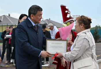 В СКО вручили ключи от 53 новых домов пострадавшим от паводка жителям