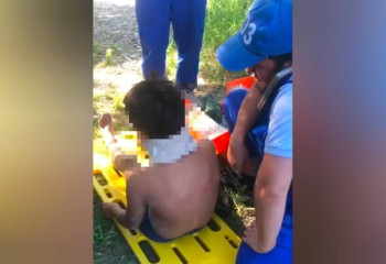 Талдықорғанда полицей суға батып бара жатқан баланы құтқарып қалды