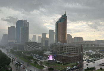 В Астане прошел сильный град