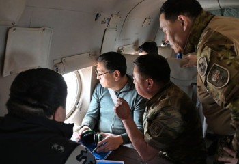 Аким Ерболат Досаев облетел на вертолете алматинские горы