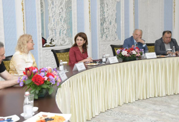 Аида Балаева Жастар театр форумының қатысушыларымен кездесті