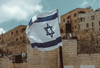 Иран ислам елдерін Израильмен байланысты тоқтатуға шақырды