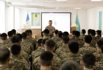 Казахстанцы, отслужившие в армии, получат квоту при поступлении в колледжи и училища