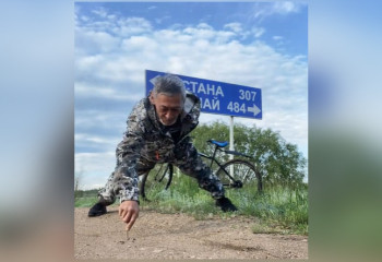 «Казахский терминатор» - мужчина из Кокшетау отжался одной рукой на гвозде