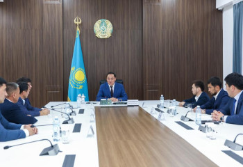 Жамбыл облысының әкімі Олимпиадаға баратын спортшылармен кездесті