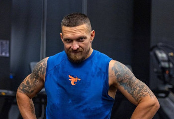 Александр Усик ауыр салмақта үздік боксшыны атады