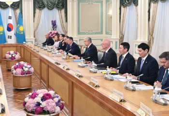 Kassym-Jomart Tokayev and Yoon Suk-Yeol held talks in expanded format