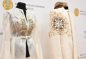 Токио олимпиадасында ту ұстап шыққан спортшылардың киімдері Ұлттық музейге табысталды