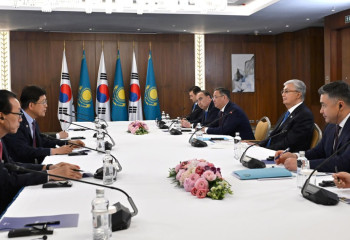 Президент встретился с председателем совета директоров BNK Financial Group Бин Дэ-Ином