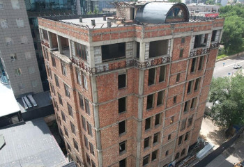 Крупный строительный объект в Алматы снесут