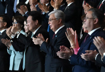 Президенты Казахстана и Кореи посетили выступления артистов двух стран