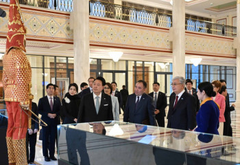 Қасым-Жомарт Тоқаев пен Юн Сок Ёль екі ел өнерпаздарының гала-концертін тамашалады