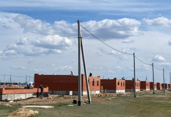 Для 401 пострадавшей от паводка в ЗКО семьи строят дома