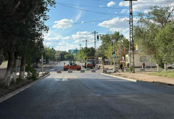 По новой технологии асфальтируют дороги Жезказгана